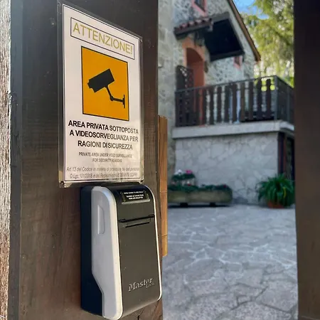 Mazzetti Country House-vita In Campagna Con Giardino
