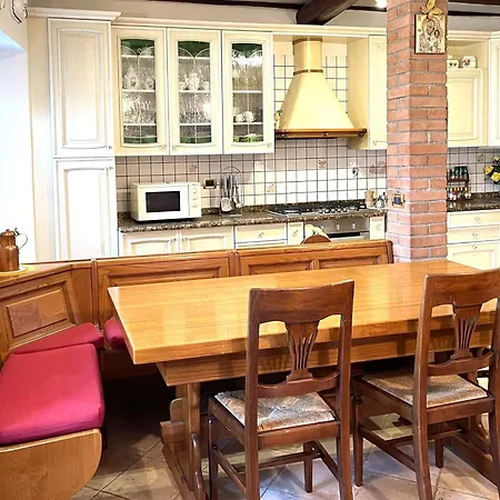 Mazzetti Country House-vita In Campagna Con Giardino