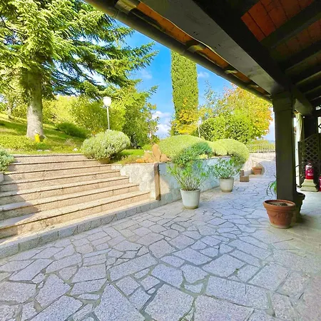 Mazzetti Country House-vita In Campagna Con Giardino