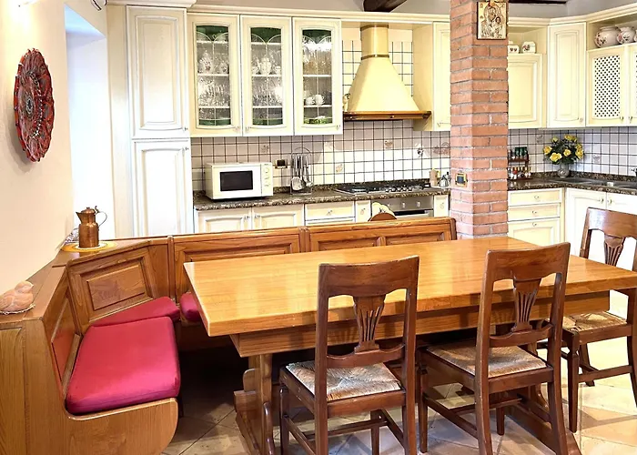 Mazzetti Country House-vita In Campagna Con Giardino