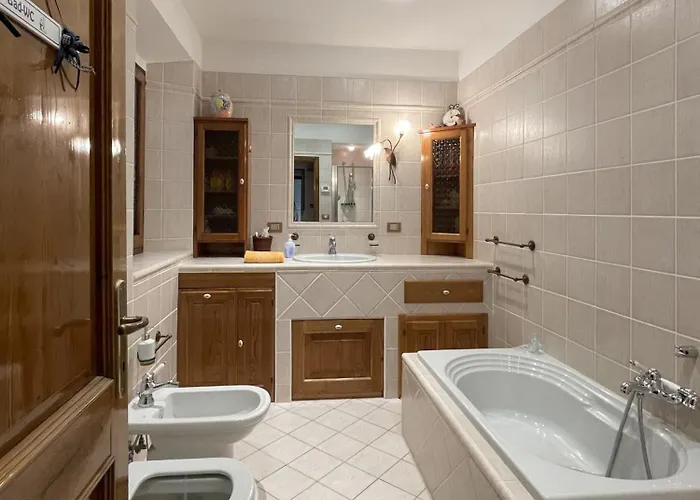 Mazzetti Country House-vita In Campagna Con Giardino Vimignano-Chiesa