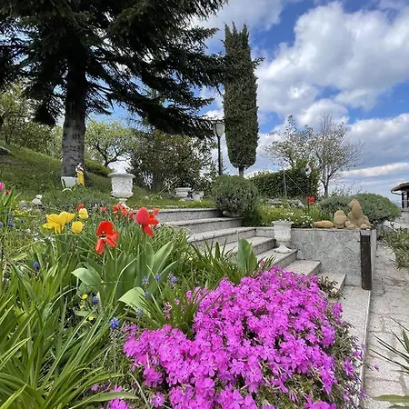 Vila Mazzetti Country House-vita In Campagna Con Giardino