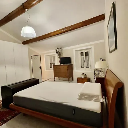 Mazzetti Country House-vita In Campagna Con Giardino