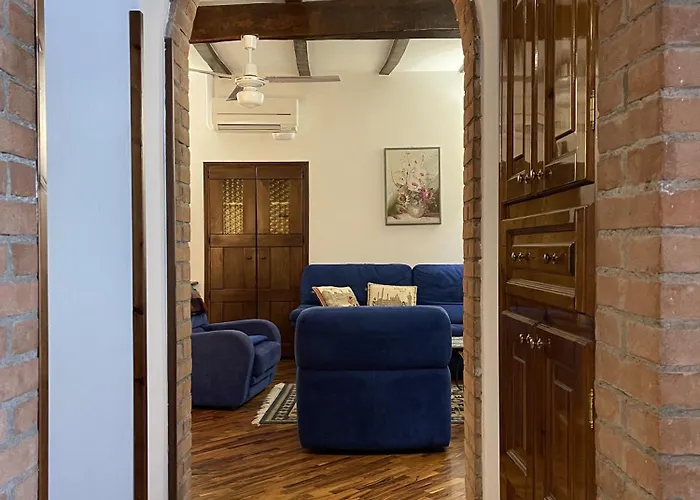 Mazzetti Country House-vita In Campagna Con Giardino Vimignano-Chiesa