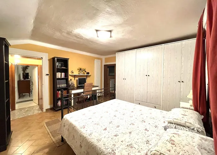 Mazzetti Country House-vita In Campagna Con Giardino