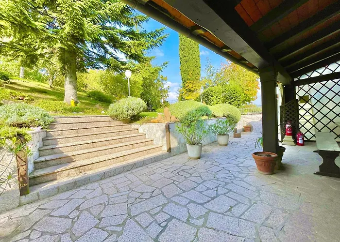 Mazzetti Country House-vita In Campagna Con Giardino